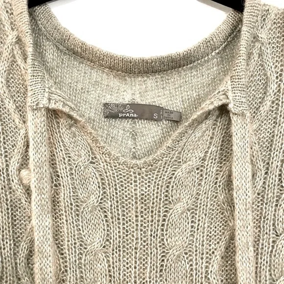 Prana Shelby Gray Cable Knit Fringe Wool Blend Sweater Tie Poncho Soft Small - Picture 6 of 10